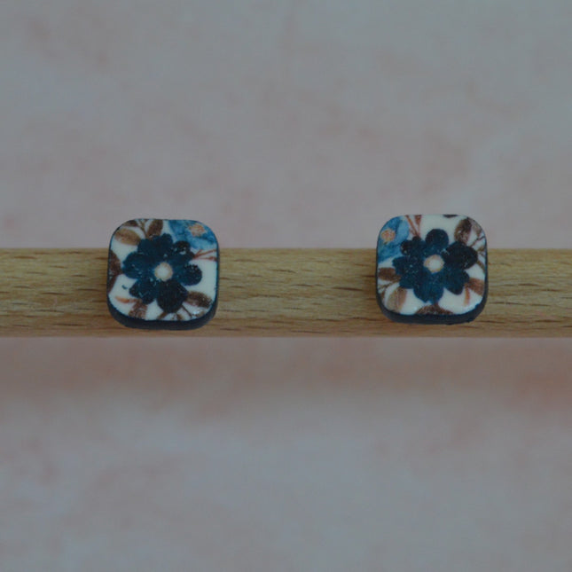 Harmony studs - Dark Blue Flowers